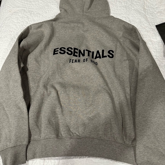 ESSENTIALS HOODIES - Picture 3 of 7